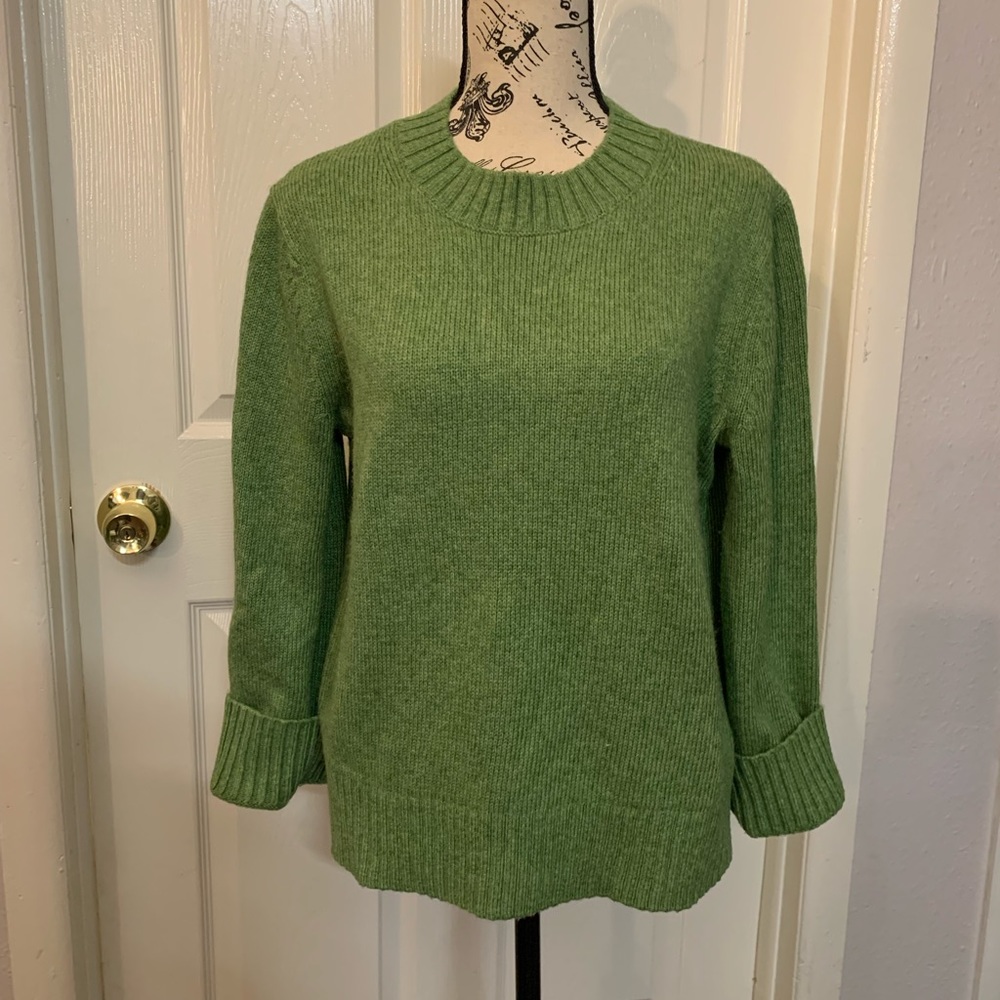 Banana republic green sweater M